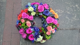 Mixed colour wreath